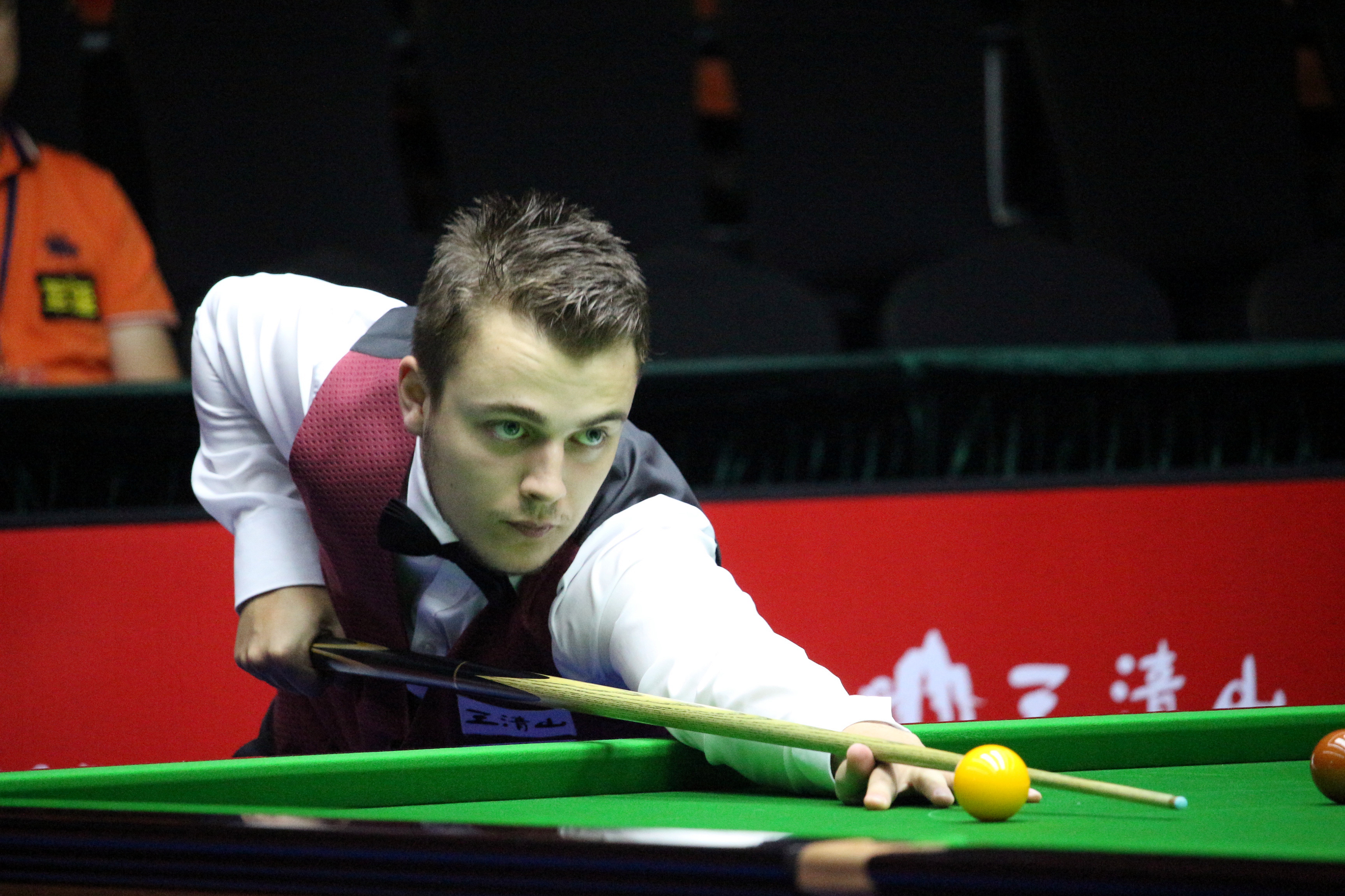 足球品牌形 足球品牌形